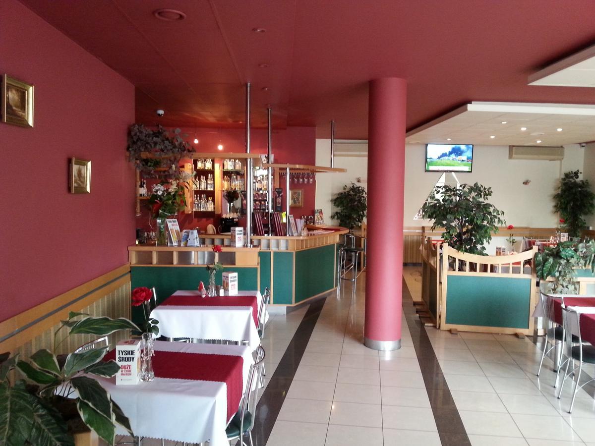 Max Na Terenie Stacji Mol Hotel Radzymin Buitenkant foto