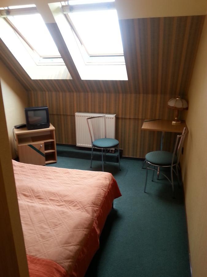 Max Na Terenie Stacji Mol Hotel Radzymin Buitenkant foto